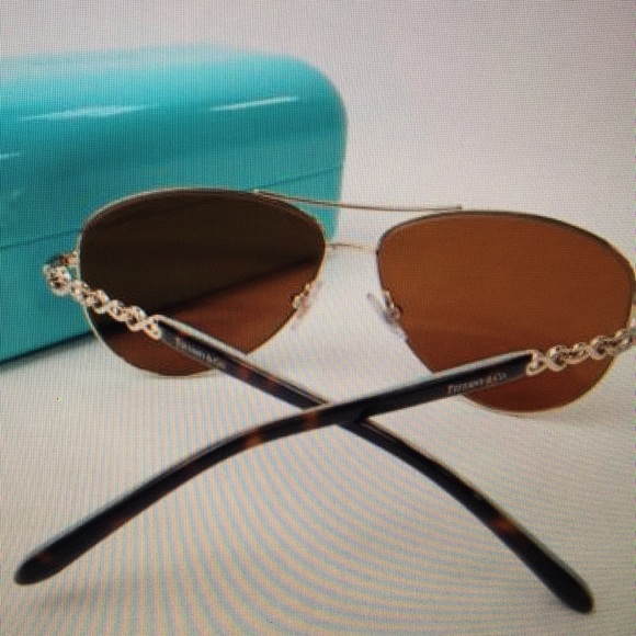 ❌SOLD ❌TIFFANY&CO AVIATOR SUNGLASSES WITH CASE - Picture 4 of 6